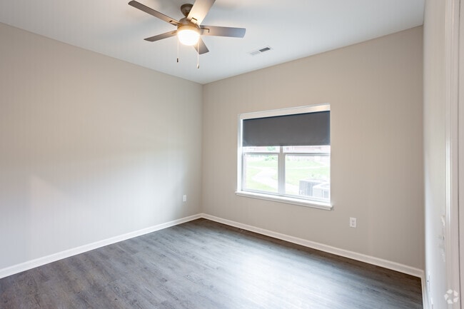 1BR, 1BA - 600SF - Bedroom