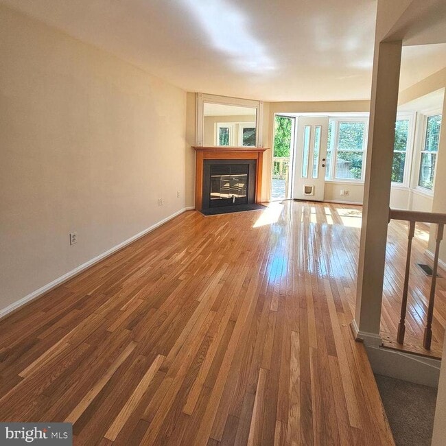 Photo - 5911 Sir Cambridge Way