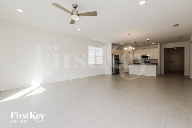 Photo - 585 Crown Rose Dr