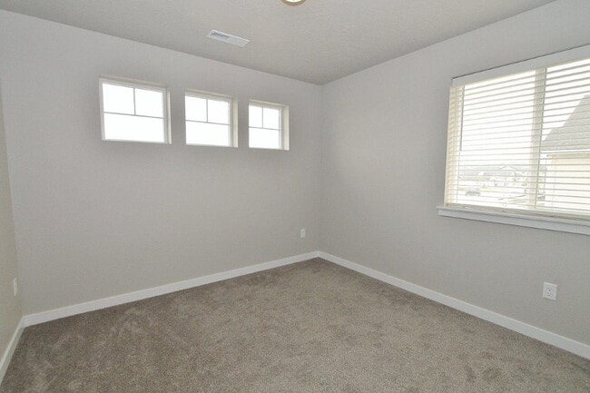 Photo - Spacious Home w/Open Floor-Plan