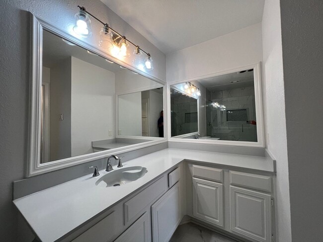 3140 Devonshire Dr