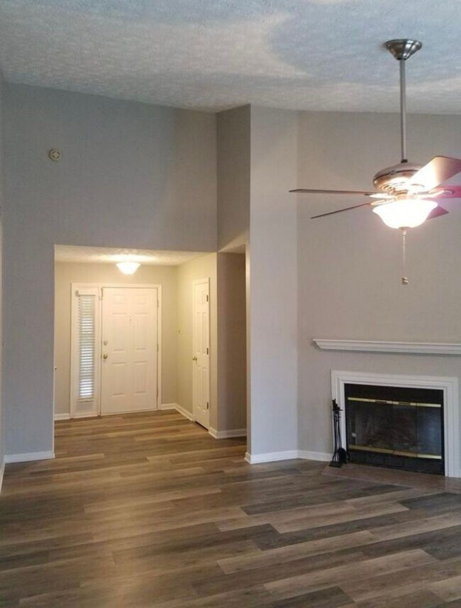 Photo - Knoxville 37922 - 3 bedroom, 2 bath home - Contact Susan Niedergeses 865-300-4722