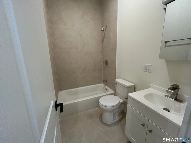 Photo - 472 Main St Unit 2A