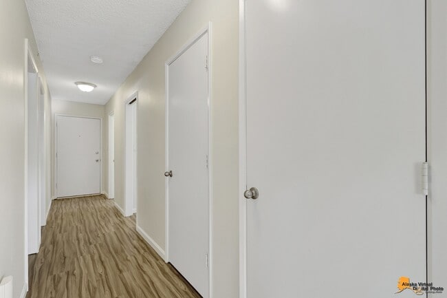 Photo - 435 E 10th Ave