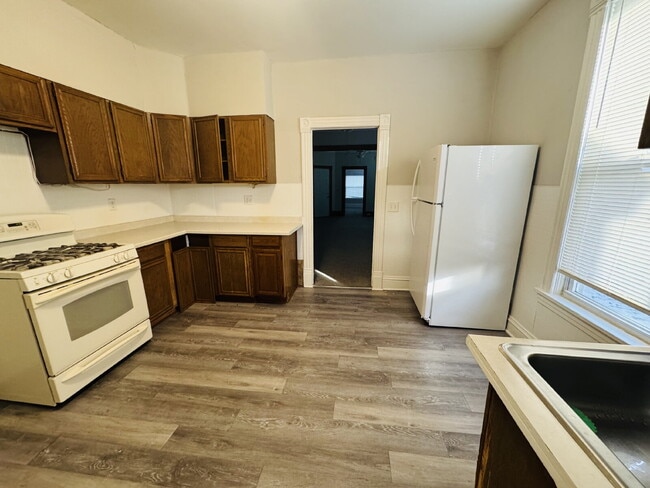 Photo - Charming 1-Bedroom + Den Retreat on Colfax Ave – Your Cozy Minneapolis Haven Awaits! Unit 1