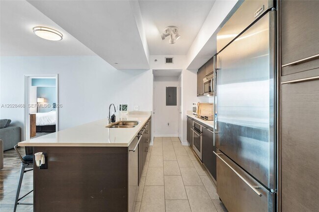 Photo - 55 SE 6th St Unidad 3303
