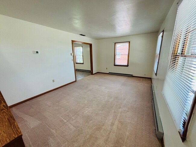 Photo - 515 Quesenberry St