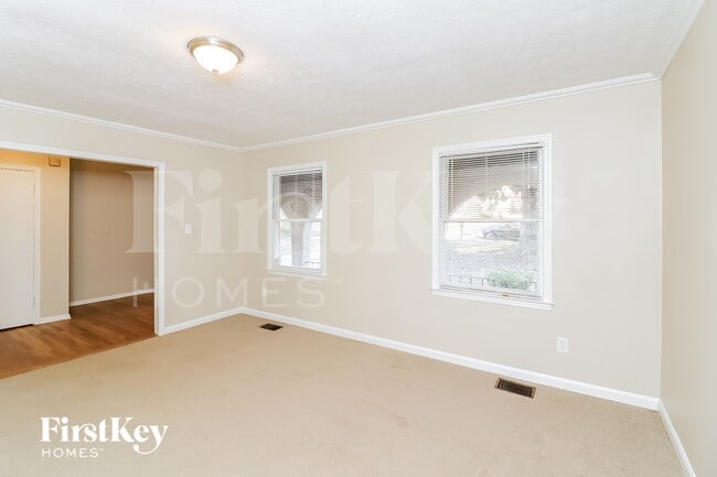 Photo - 3862 Herren Dr SW