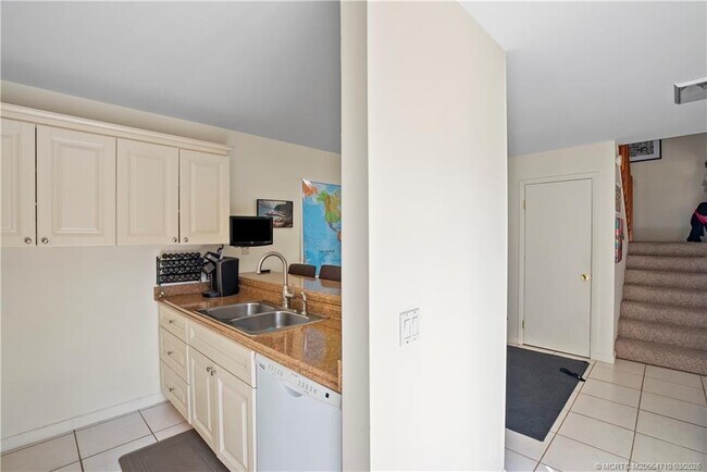 Photo - 2992 SW Sunset Trace Cir