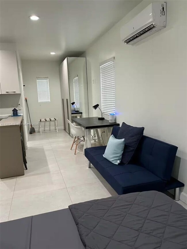 Photo - 245 NE 33rd St Unit 207