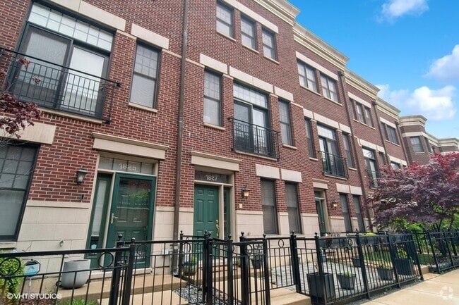 Building Photo - 1827 S Prairie Pkwy Rental
