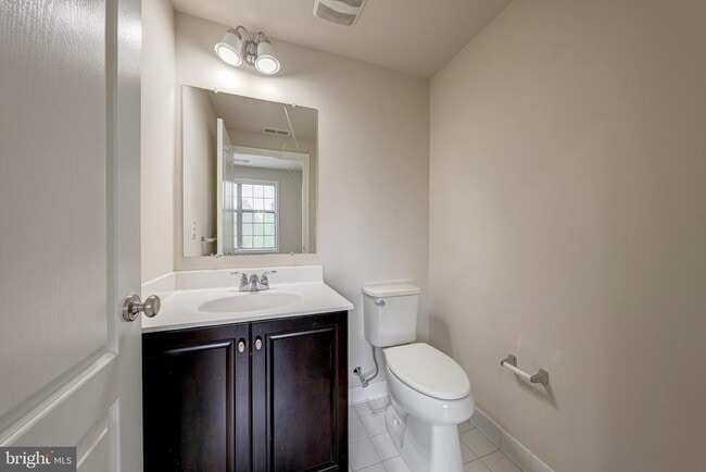 Photo - 22635 Norwalk Square