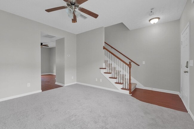 Photo - 807 Lower Park Pl