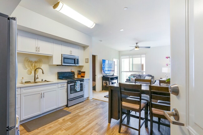 Building Photo - 12656 Bluff Creek Dr Unit 403 Rental