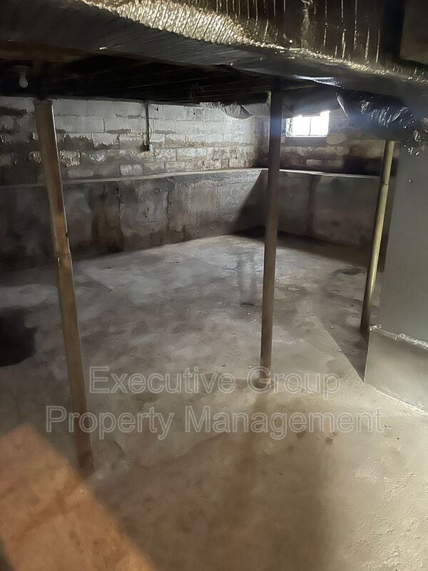 Photo - 746 W Elm Rd