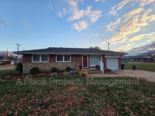 Building Photo - 1358 Highmont Dr