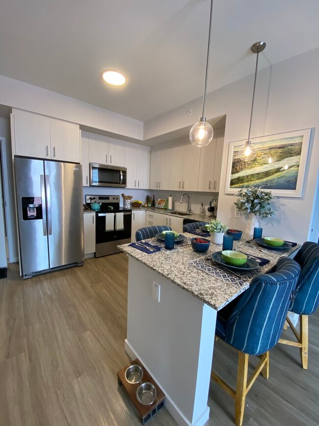 Photo - 1455 W 31st St Unit B2