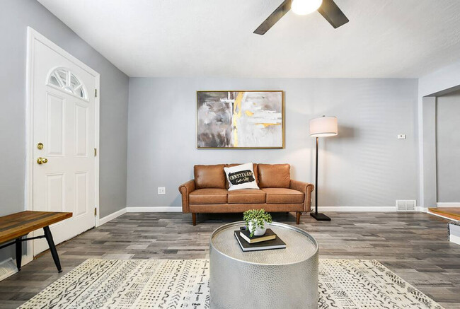 Photo - 1910 Fox Wy Apartment Unit ID1049482P