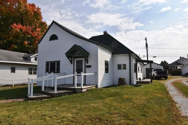 Building Photo - 2 bedroom 1 bath