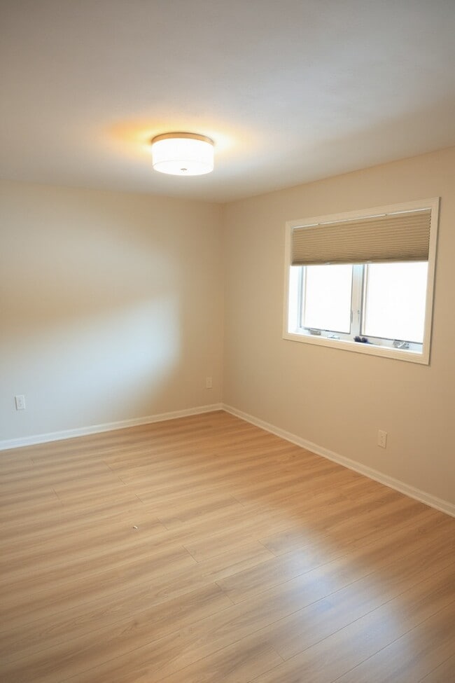 Photo - 206 N High Point Rd