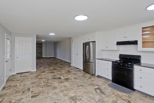 Photo - 68 Amherst St