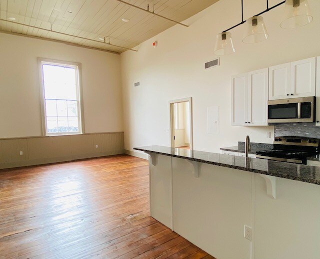 Photo - 70 Commerce St Unit 1