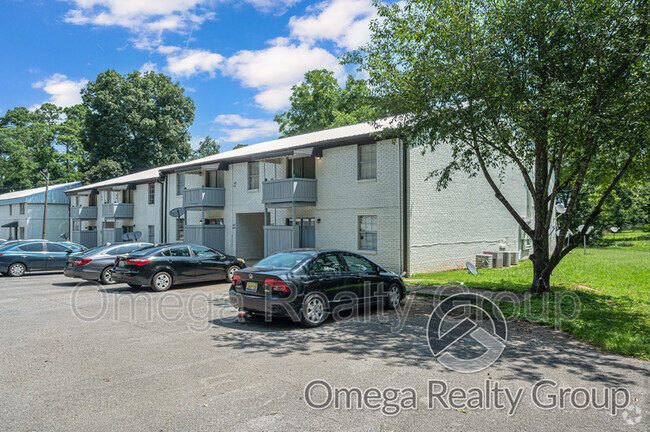 Building Photo - 425 Oakwood Ave Unit Apt 410