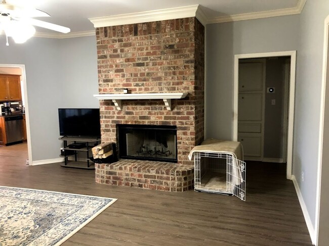Photo - 1620 Williamsburg Dr