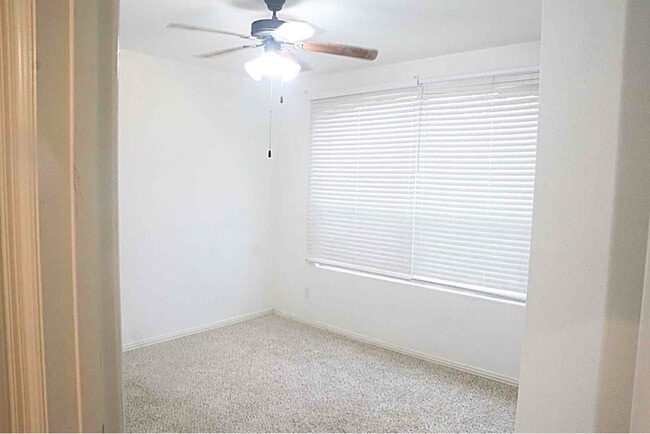 Photo - 6615 Jamestown St