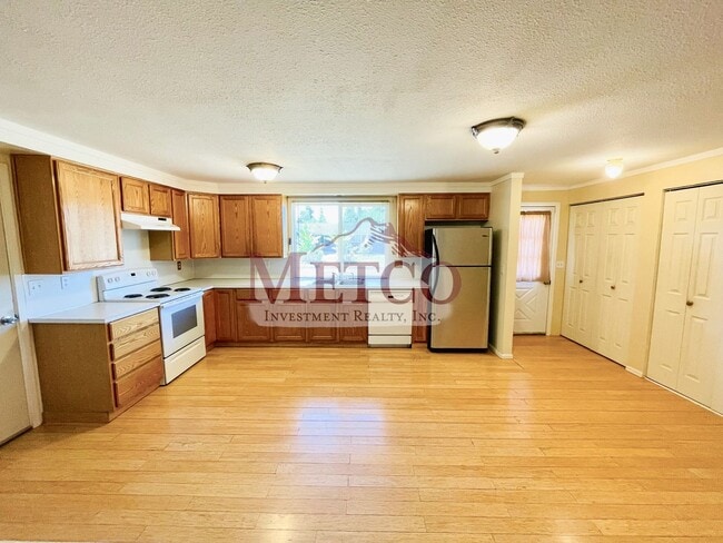 Photo - Spacious 4 Bedroom House In Springfield!