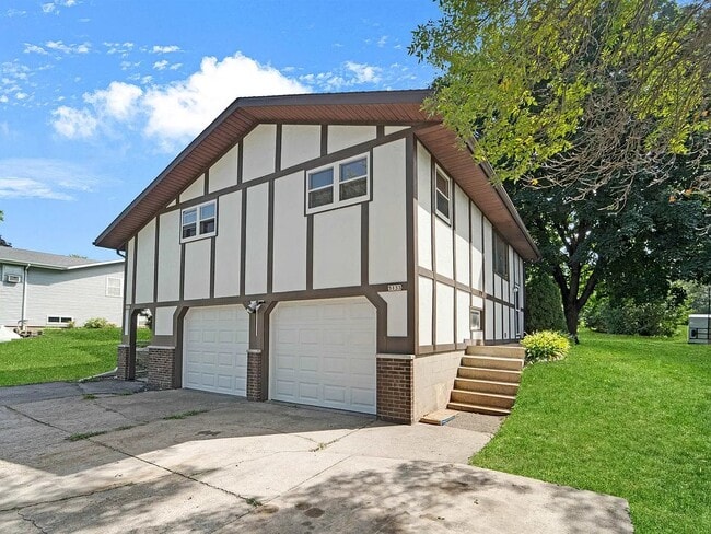 Building Photo - 5131 Lakewind Dr