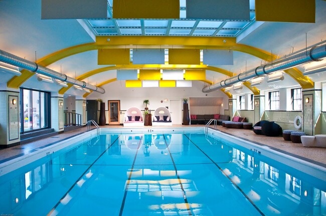 Photo - 171 N Wells St