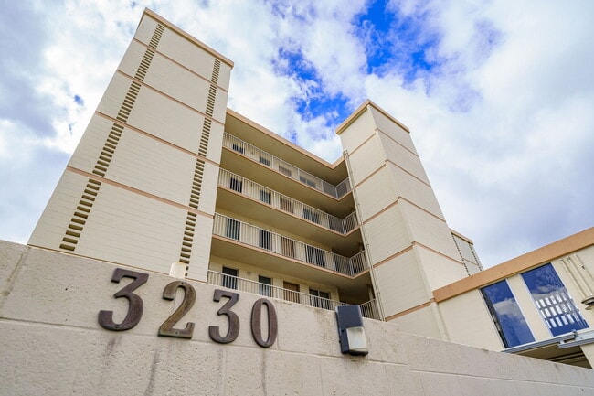 Building Photo - 3230 Ala Ilima St Unit 303 Rental