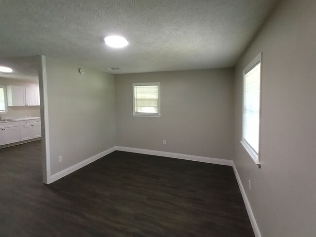 Photo - 47 Oakwood Dr