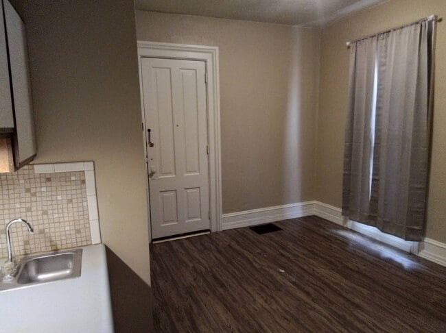 Building Photo - 453 N Buckeye St Unit B