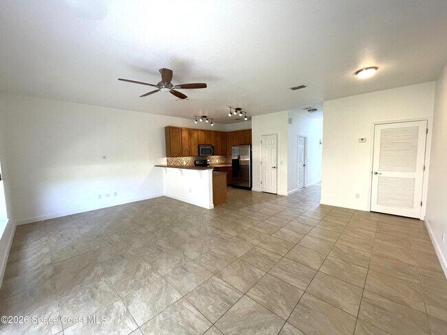 Photo - 2600 Revolution St