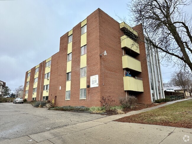 Building Photo - 430 Harrison Ave Rental