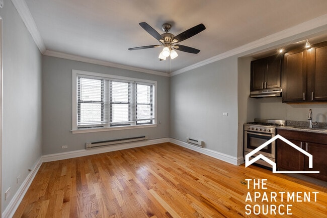 Building Photo - 4737 N Hermitage Ave Unit 407