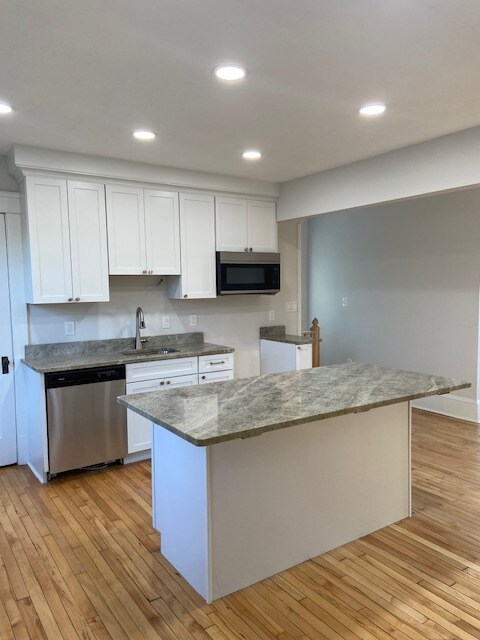 Photo - 1430 Rockefeller Rd