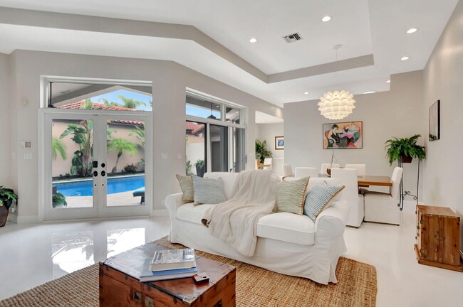 Photo - 23164 Via Stel