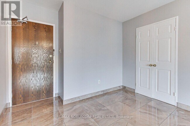 Photo - 19 Four Winds Dr Unit 810