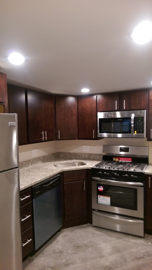 Photo - 1634 W Roscoe St