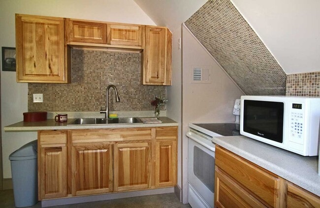 Building Photo - 2820 E Conway Rd Unit Eagles Perch Rental