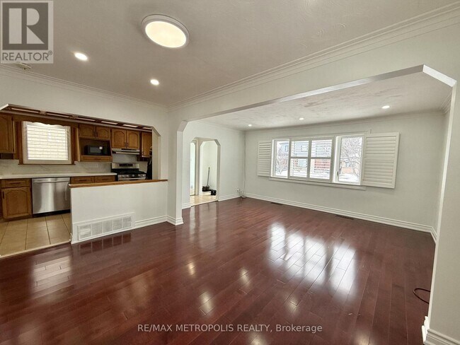 Photo - 45 Kingsdown Dr