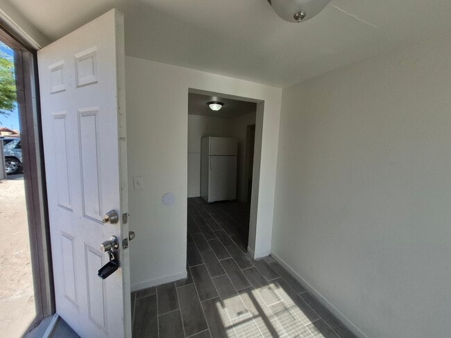 Photo - 383 S 7th Ave Unidad 383