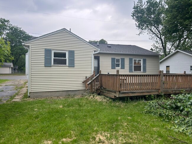 Photo - 2138 N Center Rd