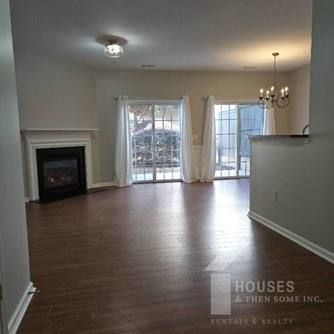 Photo - 203 Chardon Pl