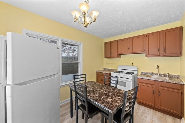 Photo - 20 Temple St Unit 1