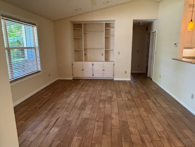 Photo - 2533 Tail Spin Trail