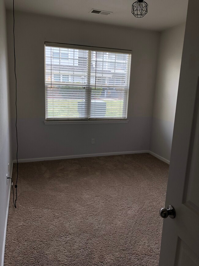 Guest room - 3752 Ponderosa Ct Unit 3752 Ponderosa Ct #1